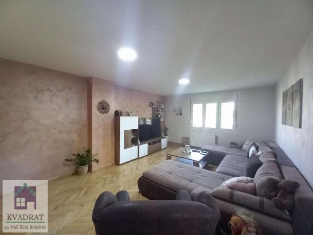 Kuća 290 m², 6, 5 ari  Obrenovac, Belo Polje – 175 000 € (NAMEŠTENA)