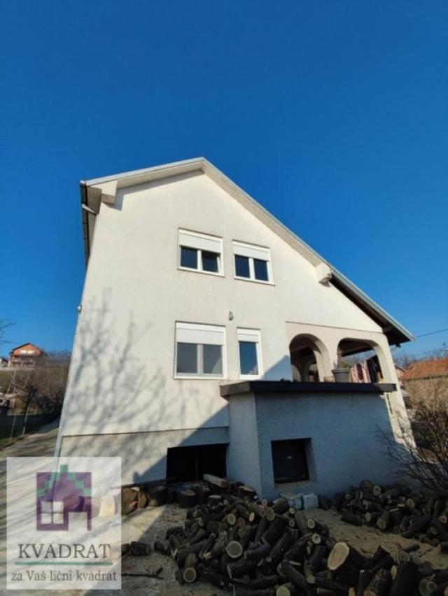 Kuća 300 m², 8 ari placa, Obrenovac, Mala Moštanica - 175 000 €