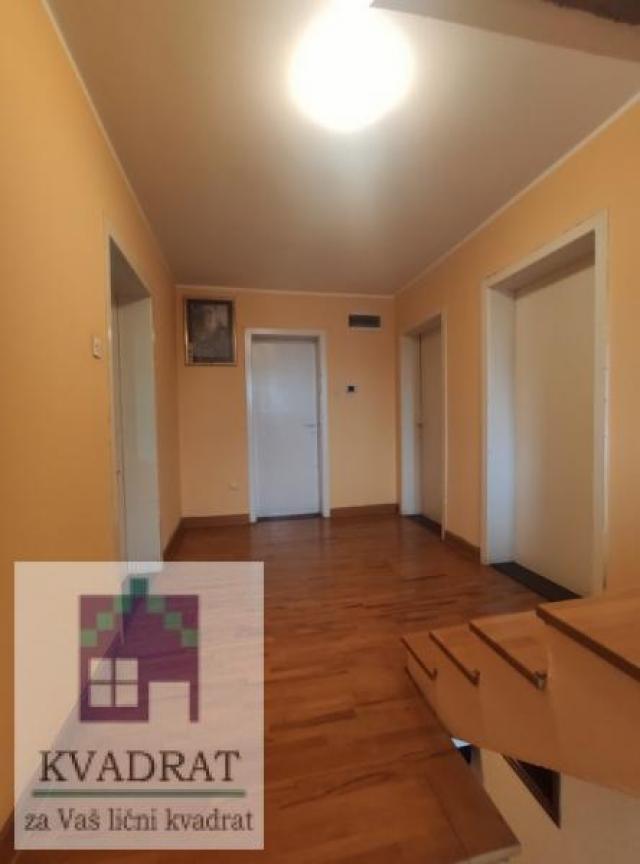 Kuća 178 m² + pomoćna kuća sa lokalom 98 m², 4, 16 ari, Obrenovac, Stubline – 95 000 €