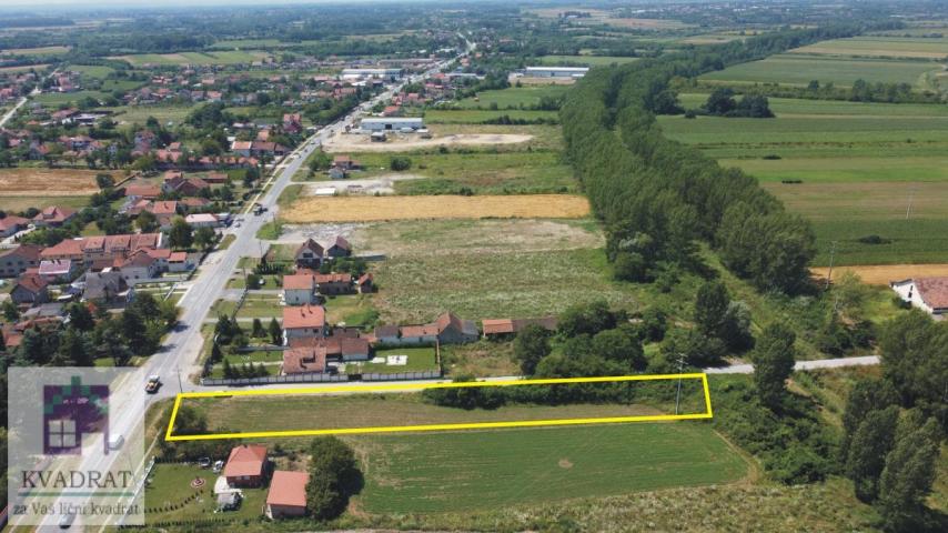 Građevinski plac 30, 45 ari, Obrenovac, Zvečka – 120 000 €