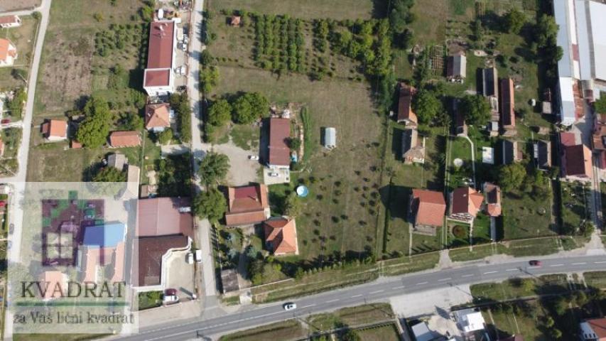 IZDAVANJE! Plac 40 ari, Obrenovac, Zvečka – 1 000 €