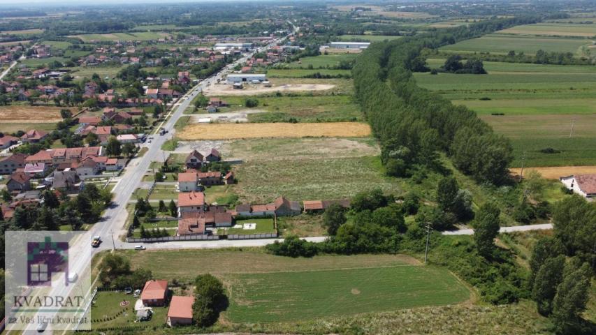 Građevinski plac 30, 45 ari, Obrenovac, Zvečka – 120 000 €