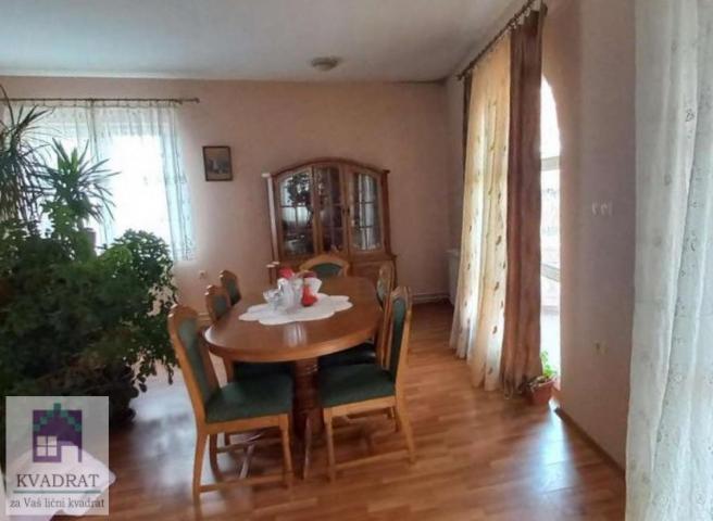 Kuća 205 m², 23, 38 ari, Obrenovac, Zvečka – 175 000 € (POLUNAMEŠTENA)