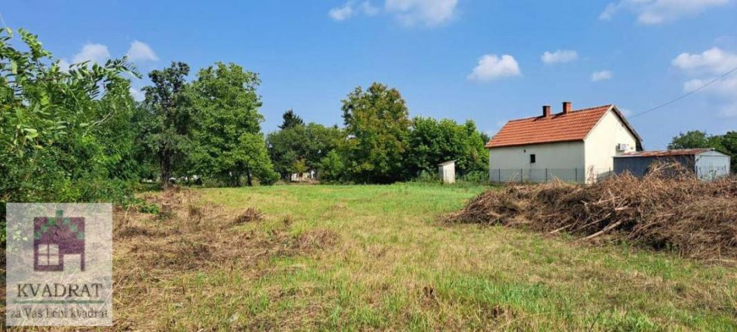 Plac 16 ari, Obrenovac, Zvečka – 20 000 €