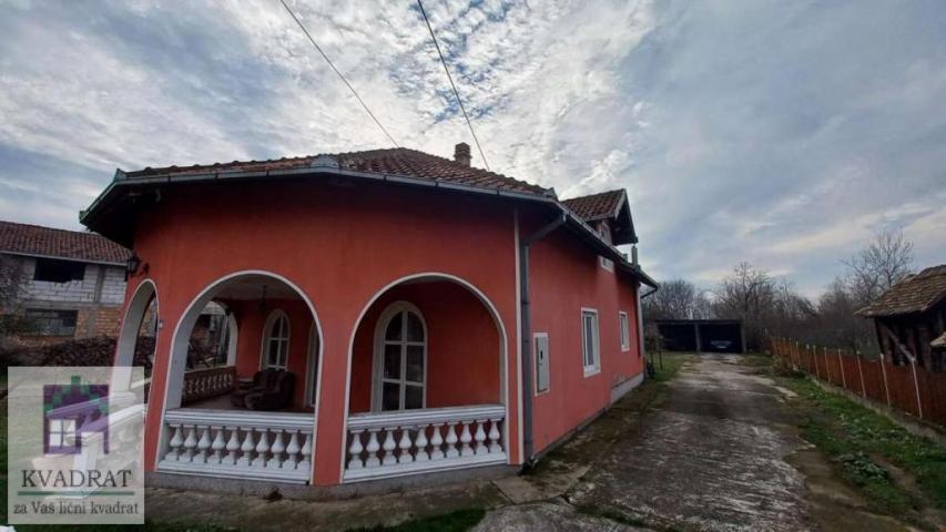 Kuća 205 m², 23, 38 ari, Obrenovac, Zvečka – 175 000 € (POLUNAMEŠTENA)