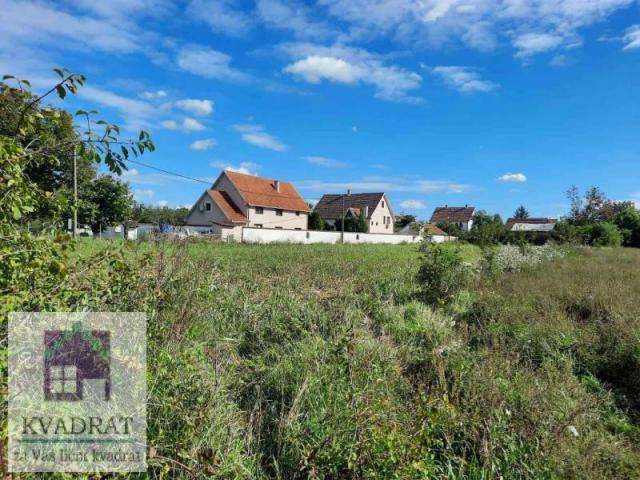 Plac 35 ara, Obrenovac, Zvečka – 40 000 €