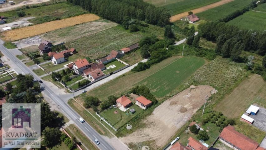 Građevinski plac 30, 45 ari, Obrenovac, Zvečka – 120 000 €