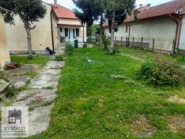 PLAC ZA IZGRADNJU SA STARIM OBJEKTOM, Obrenovac, 7 ari -  200 000 €