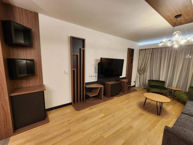 Lux, West 65, Omladinskih brigada, 82 m2