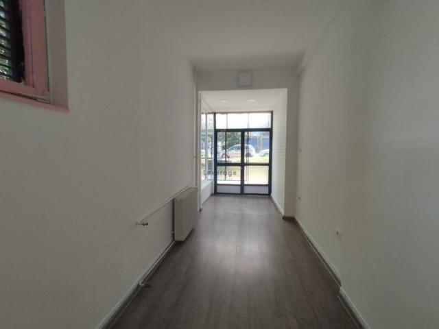 Lokal Banovo brdo, 42 m2