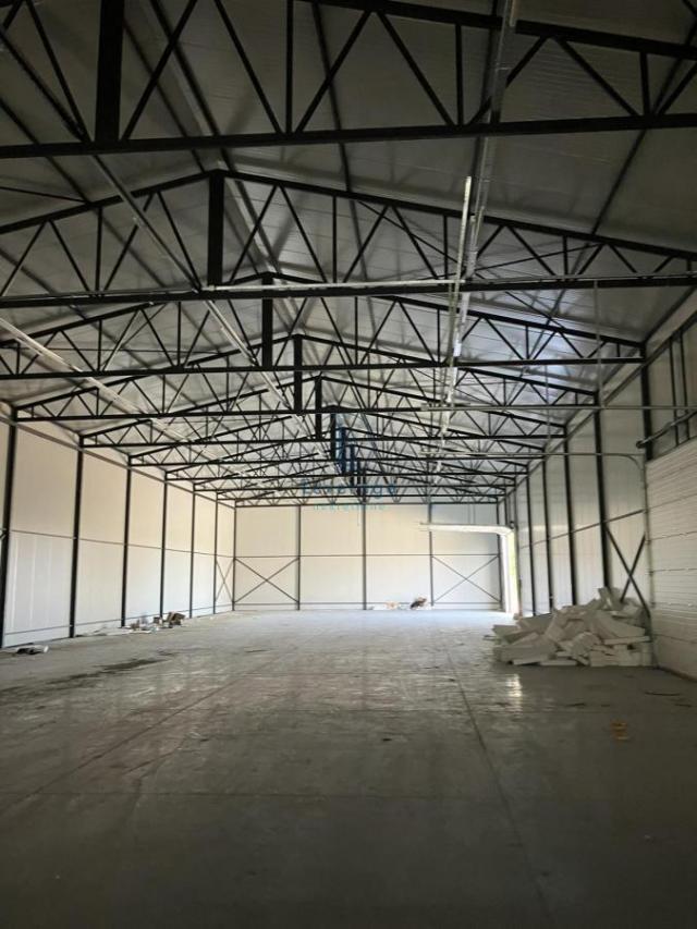 Magacin+poslovni prostor, Makiš, 1200+240m2