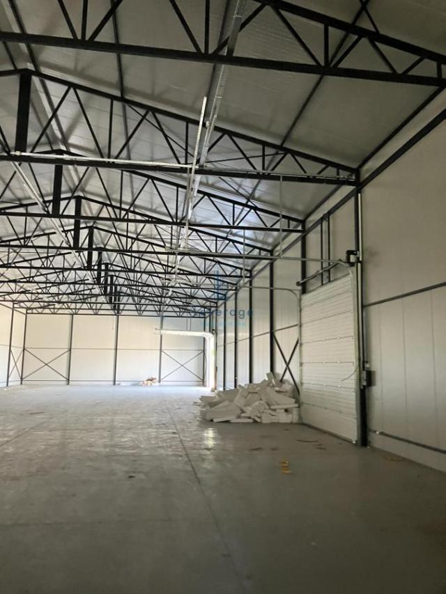 Magacin+poslovni prostor, Makiš, 1200+240m2