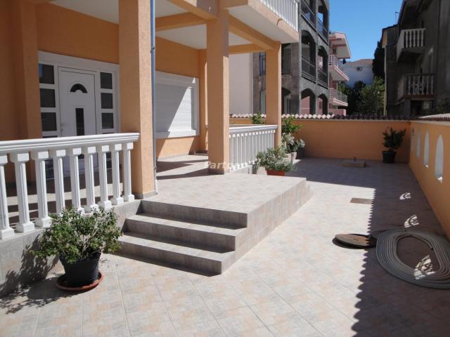 Vila 650 m2 Sutomore