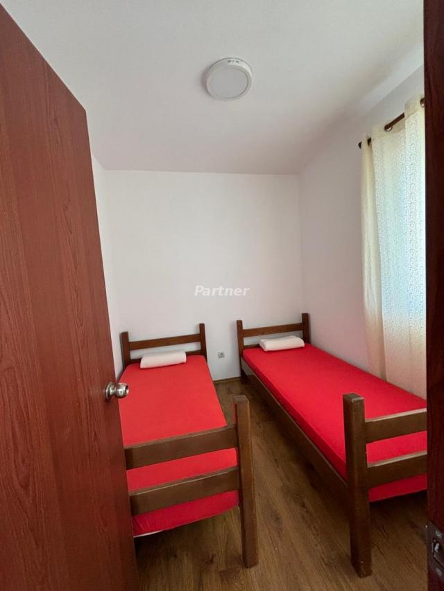 Lux kuca sa 9 apartmana