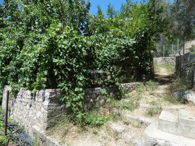 Houses 40m2 and 30m2 on a plot of 320m2 in Zaljevo