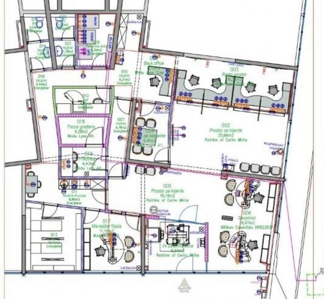 Poslovni prostor 181m2 u centru Bara