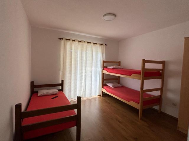 Lux kuca sa 9 apartmana