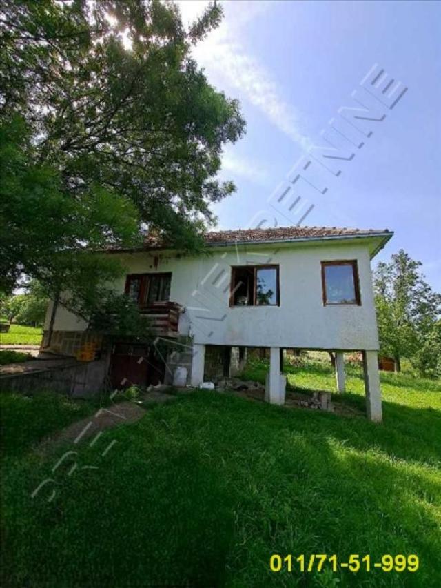 Gazdinstvo Mladenovac, Amerić, 104m2, 184m2+85m2, plac 4 ha