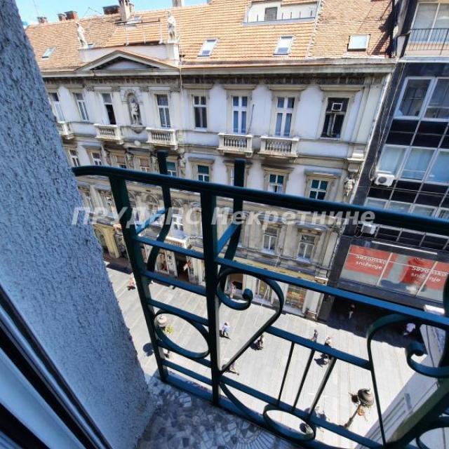 Salonac u srcu Knez Mihailove, luxuzno renoviran