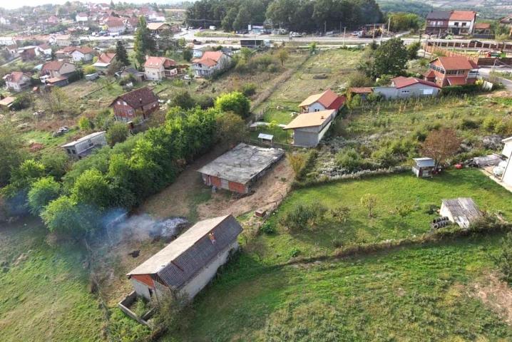 Baćevac, započeta gradnja, kod magistrale na 12. 25 a .. 