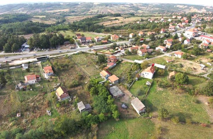 Baćevac, započeta gradnja, kod magistrale na 12. 25 a .. 