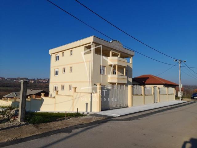 Kuća Jajinci, 399m2, 6ari placa ID#4022