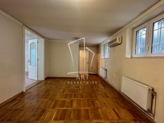 Vračar, kuća 363m2, 3. 8ari placa ID#6499111