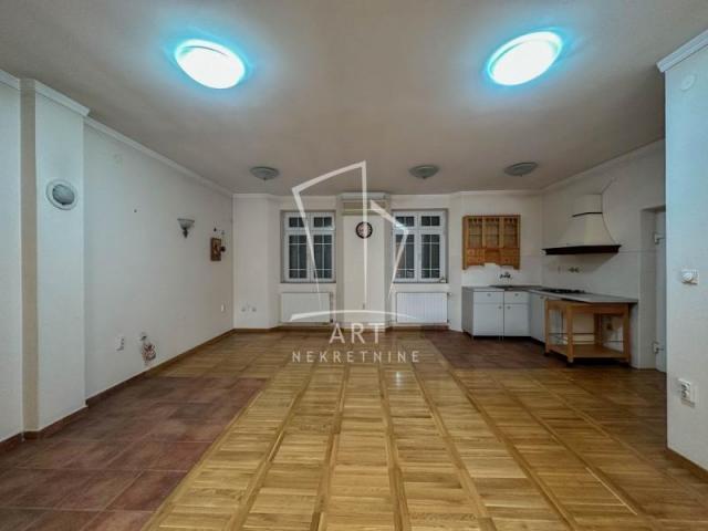 Vračar, kuća 363m2, 3. 8ari placa ID#6499111