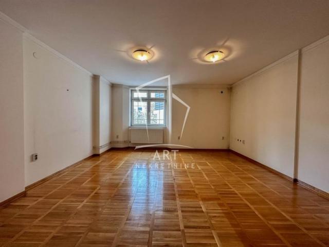 Vračar, kuća 363m2, 3. 8ari placa ID#6499111