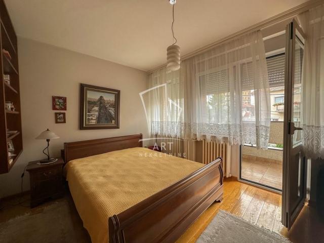 Voždovac, lux kuća 250m2+52m2 terasa ID#7839