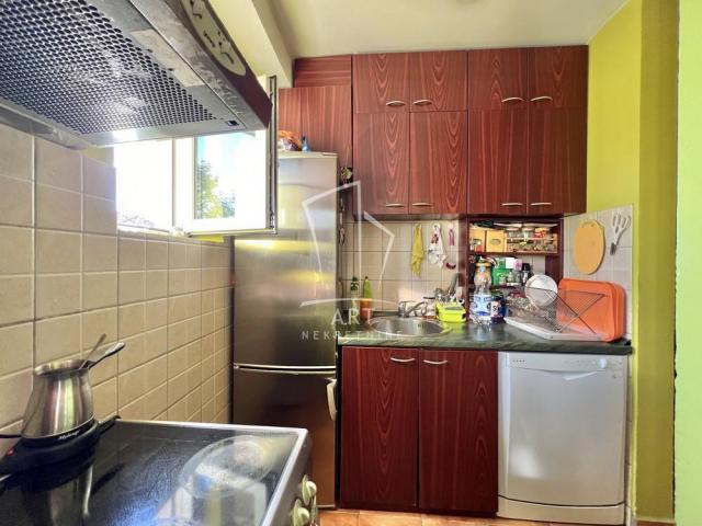 Kuća sa tri zasebna stana, mereno 210m2 ID#8126