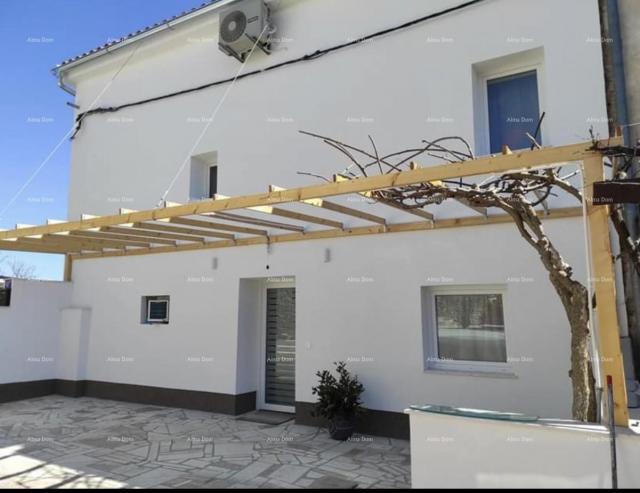 House Renovated Istrian house for sale, Valtura