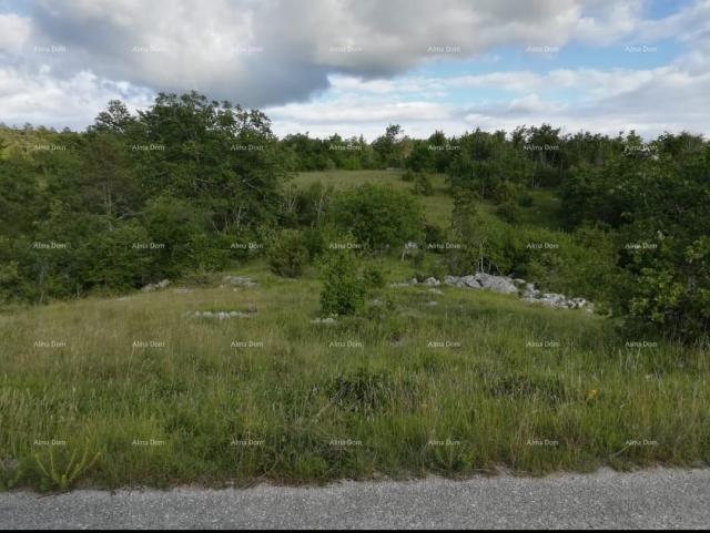 Building land Building land for sale in Loborica, surface area 976 m2.