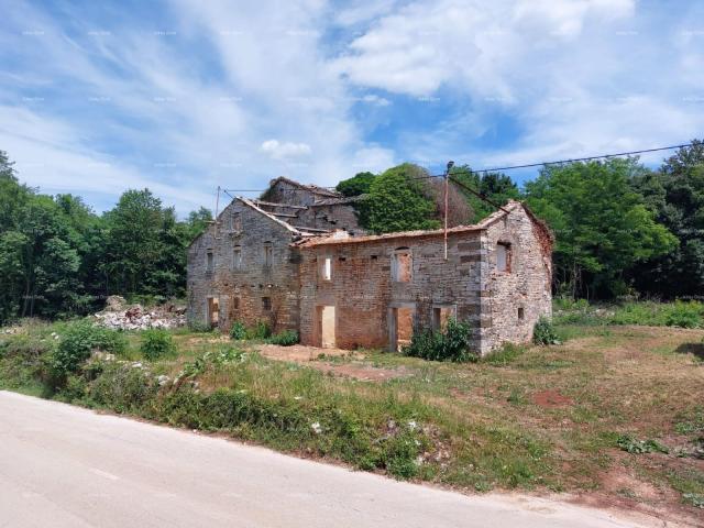 House Three Ruined Houses near Oprtalj!