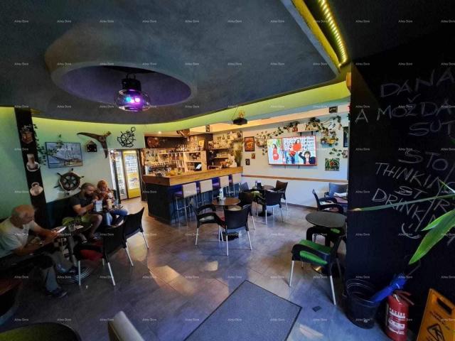 Kafić Prodaja kafe bar-a u blizini arene, Pula