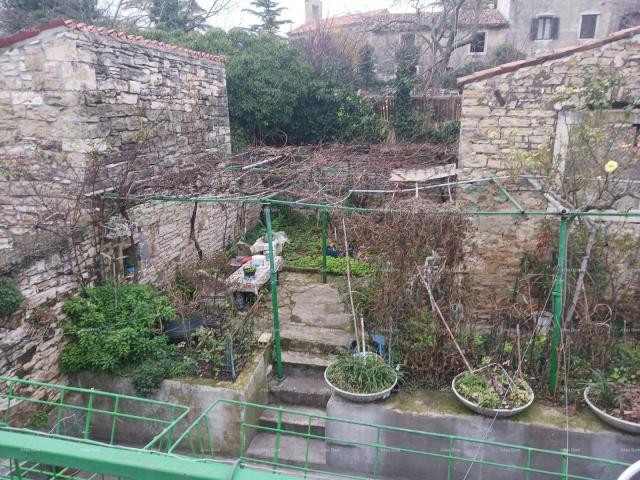 Haus Verkauf eines Hauses mit Garten in unmittelbarer Nähe des Zentrums, Buje!