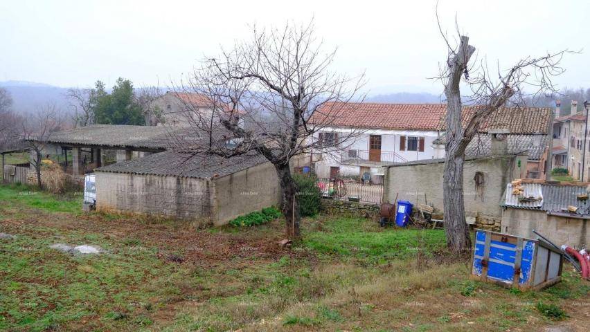 House A house with a garden in Bale is for sale