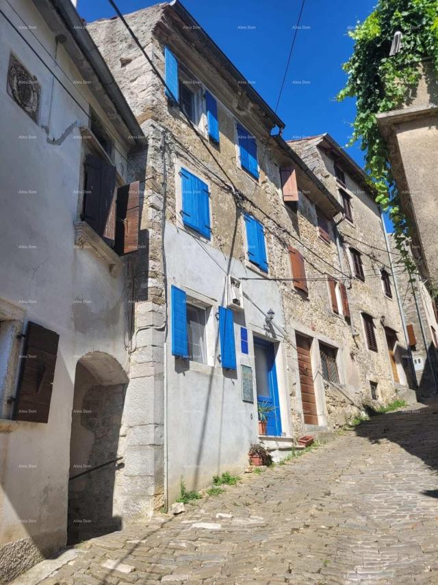 Haus Renoviertes istrisches Steinhaus zum Verkauf im Zentrum der wunderschönen istrischen Stadt Moto