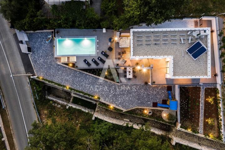 Crikvenica, Umgebung, Luxusvilla mit Pool in ruhiger Lage!! ID 38