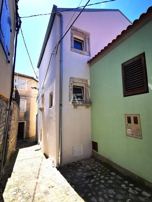 Stone house with three apartments in the center of Krk! ID 107