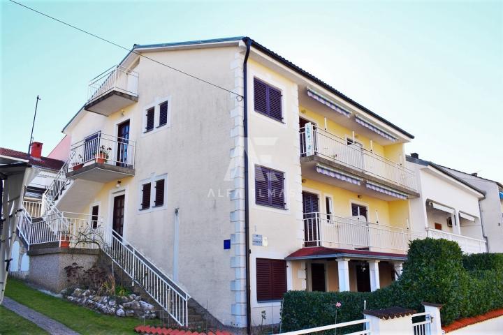 Malinska, okolica, obiteljska kuća sa sedam apartmana! ID 181