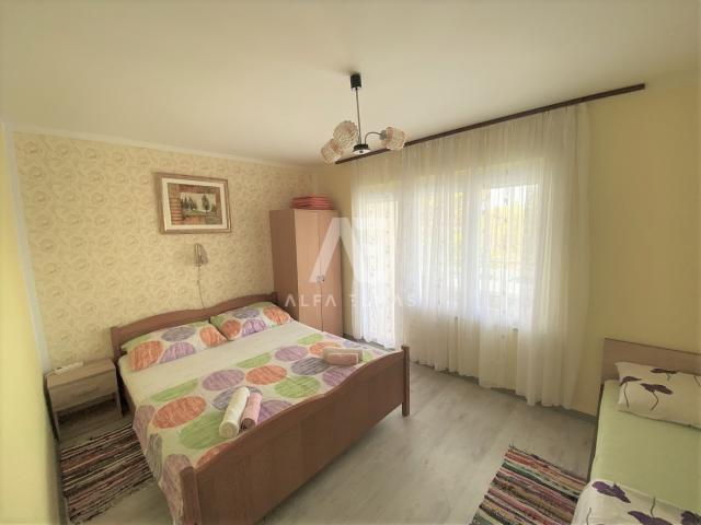 Malinska, okolica, dvojna kuća sa 5 apartmana! ID 266 