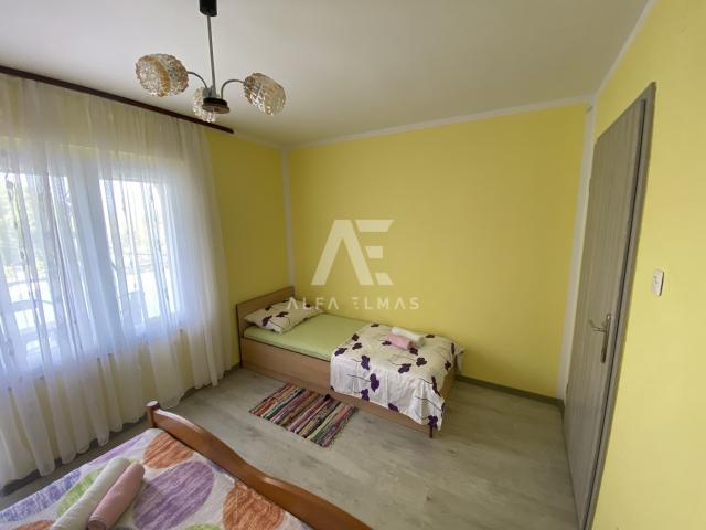 Malinska, okolica, dvojna kuća sa 5 apartmana! ID 266 