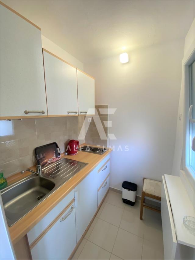 Malinska, okolica, dvojna kuća sa 5 apartmana! ID 266 