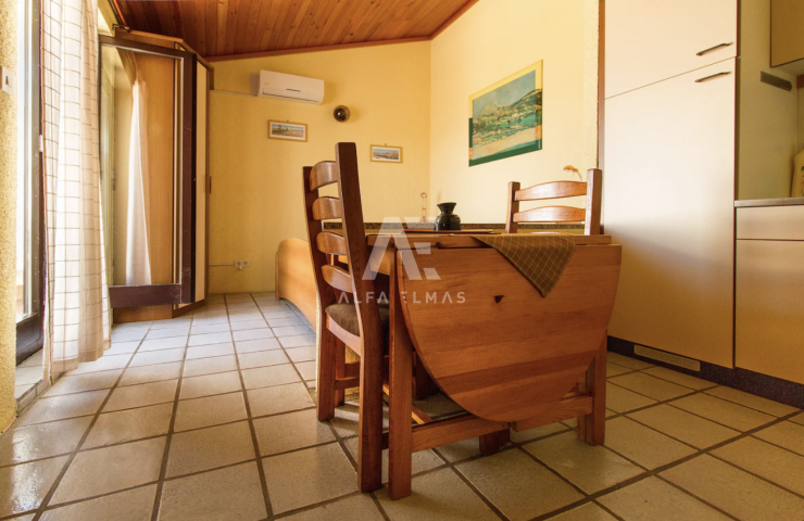 Punat, apartmanska kuća sa 6 apartmana prvi red do mora!! ID 267