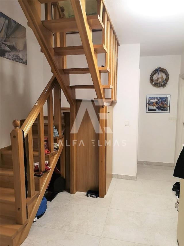 Malinska dvoetažni apartman s pogledom na more!! ID 276