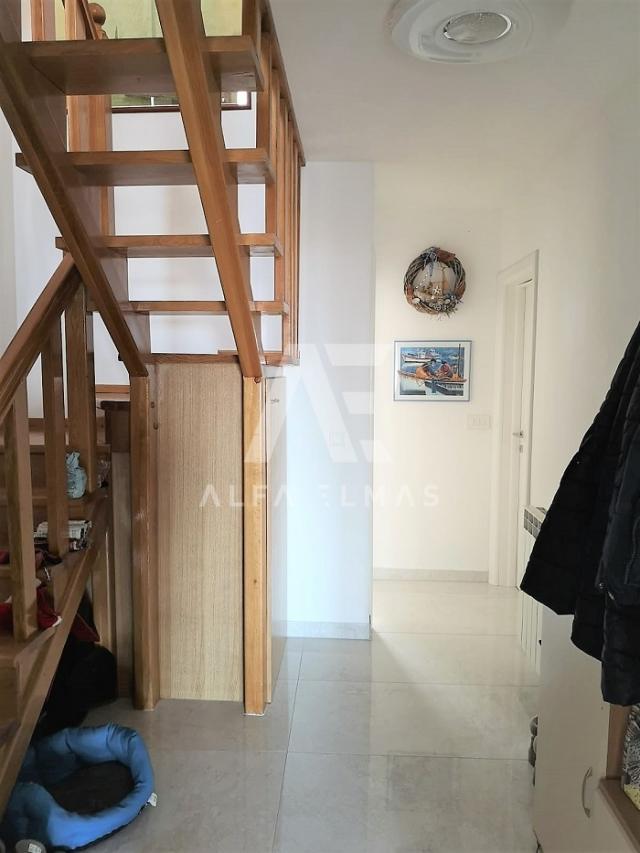 Malinska dvoetažni apartman s pogledom na more!! ID 276