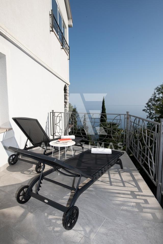 Opatija, apartman na prvom katu s predivnim pogledom na more!! ID 327 