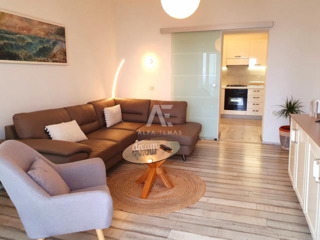 Opatija apartman u prizemlju s predivnim pogledom na more!! ID 328 