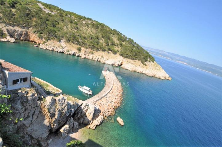 Vrbnik, detached stone house 20m from the sea! ID 383